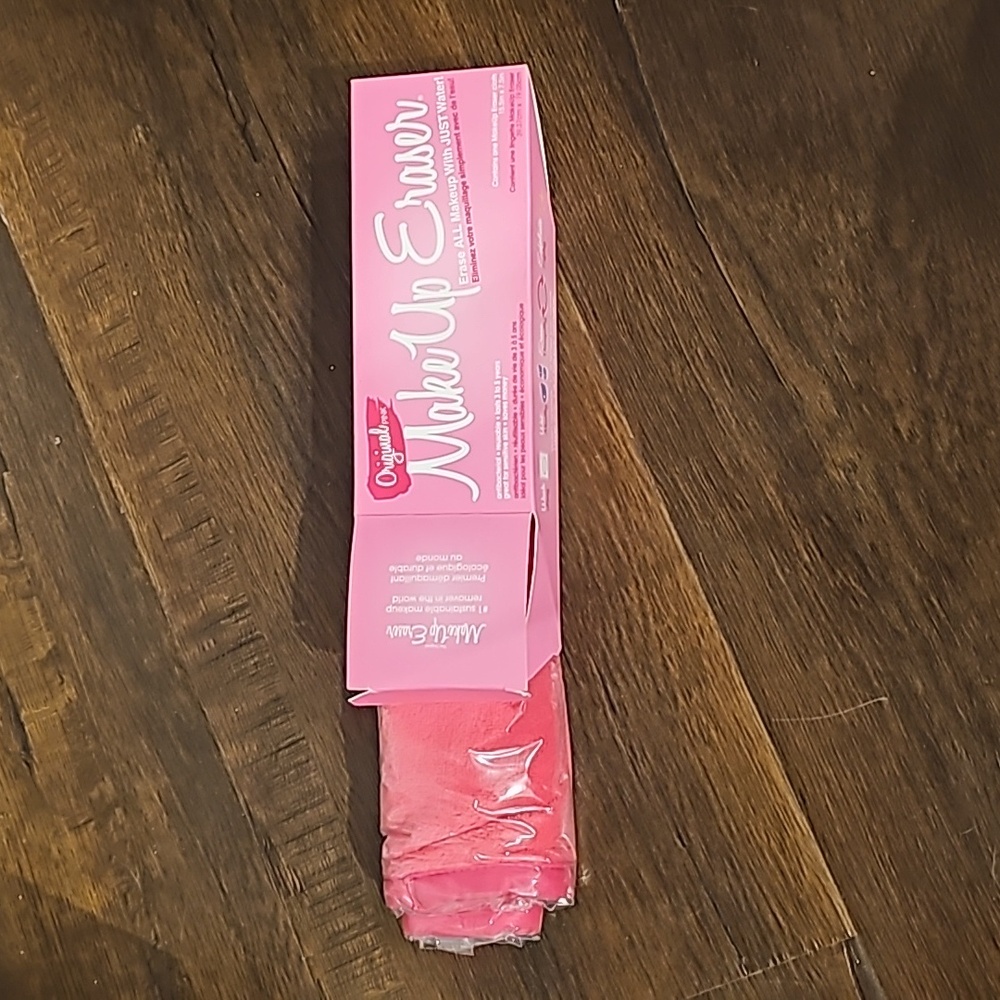 Brand New Magic Makeup Eraser #1Beauty Essential~5-Stars Top Rated- A Must Have!